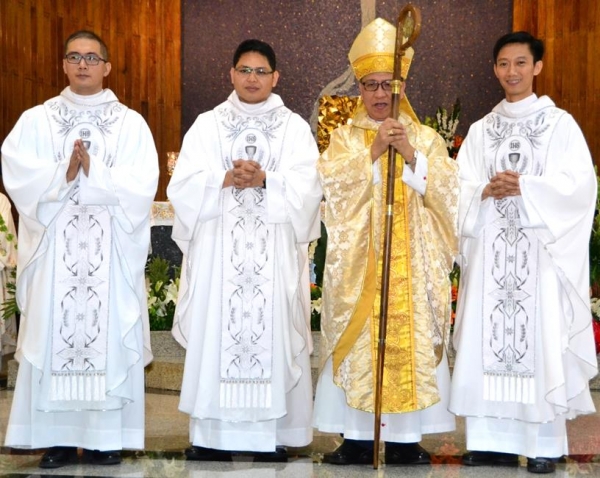 Trois nouveaux prêtres philippins SSS