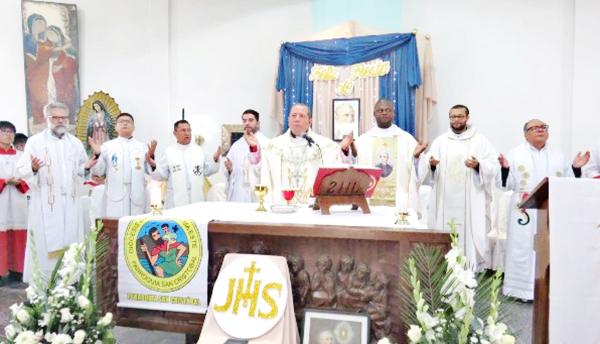 F&ecirc;te de  Saint Pierre-Julien Eymard Lima-P&eacute;rou