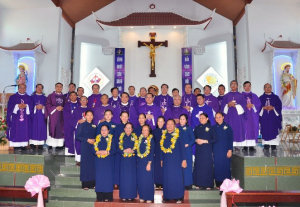 La gr&acirc;ce de la vie consacr&eacute;e &agrave; travers le monde