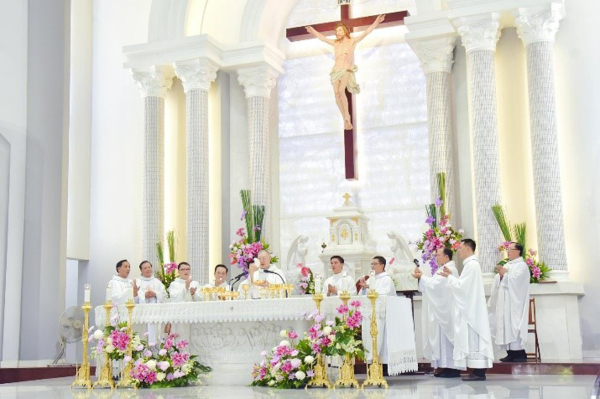 L'ordination sacerdotale et diaconale au Vietnam 2024