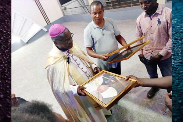 Province Bienheureux Isidore Bakanja: B&eacute;n&eacute;diction du podium paroissial par Mgr &Eacute;douard Kisonga, Paroisse Saint Sacrement en RDC