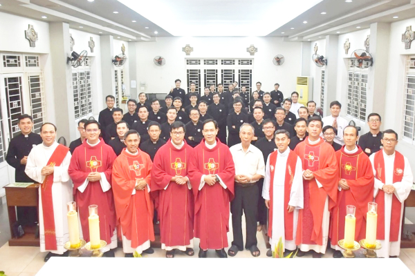 C&oacute;mo se relaciona cada art&iacute;culo de este n&uacute;mero 92 de Ensemble-Together con la cuesti&oacute;n del hambre humana en su contexto particular