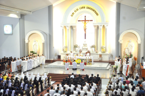 La messe du 50e anniversaire de l&rsquo;&eacute;tablissement de la Congr&eacute;gation du Saint Sacrement au Vietnam