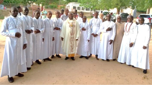 Noviciado “El Cenáculo”: primera profesión religiosa de 11 novicios de África