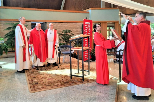 C&eacute;l&eacute;brations dans le nord-est de l'Ohio pour nos pr&ecirc;tres jubilaires