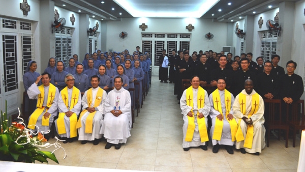 Eymardian Scholastics and Sisters Gather in Vietnam